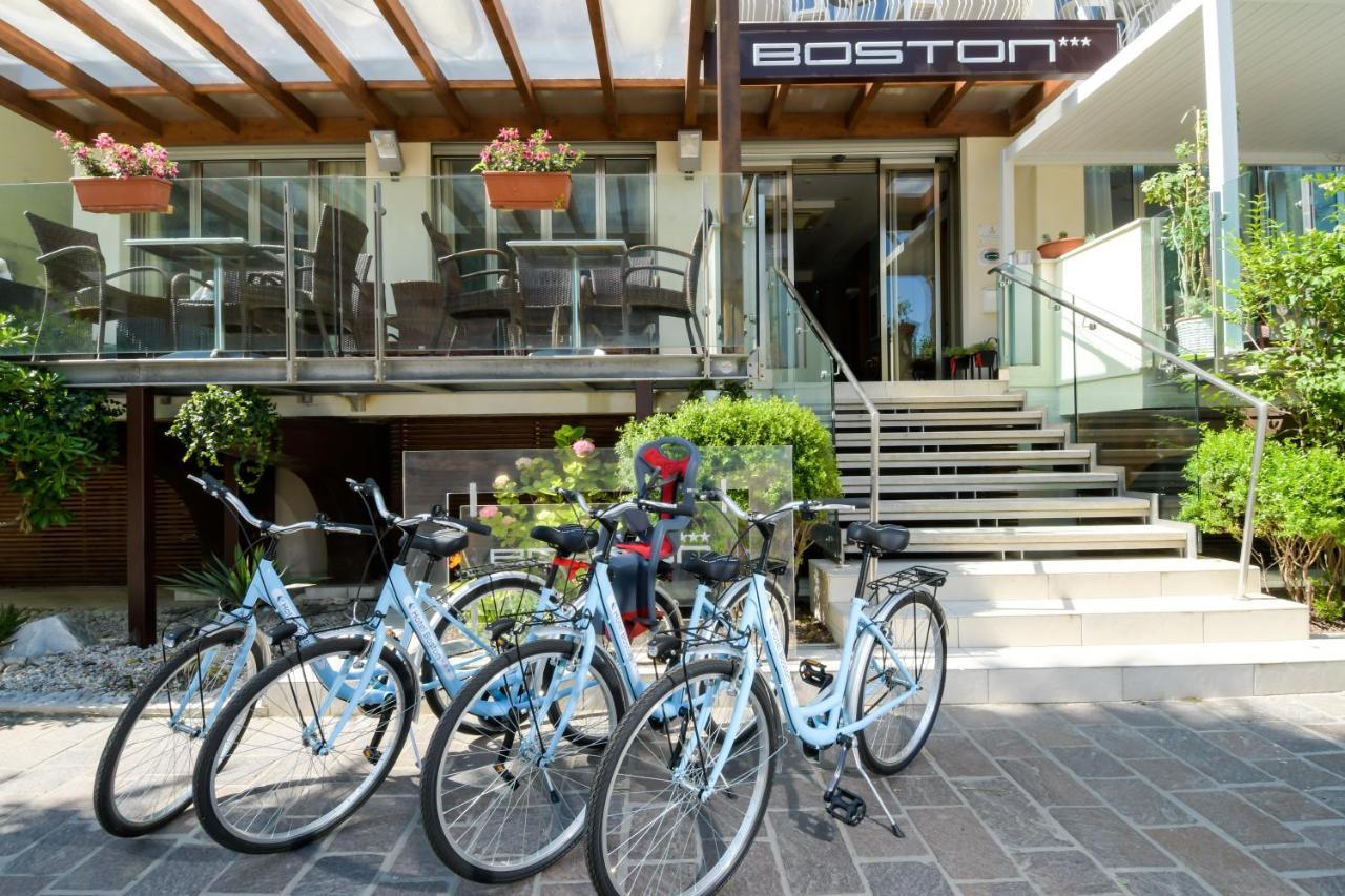 Hotel Boston Cattolica Esterno foto