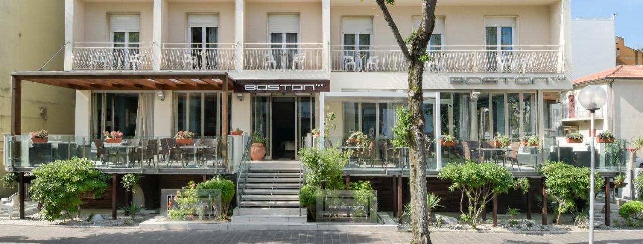 Hotel Boston Cattolica Esterno foto